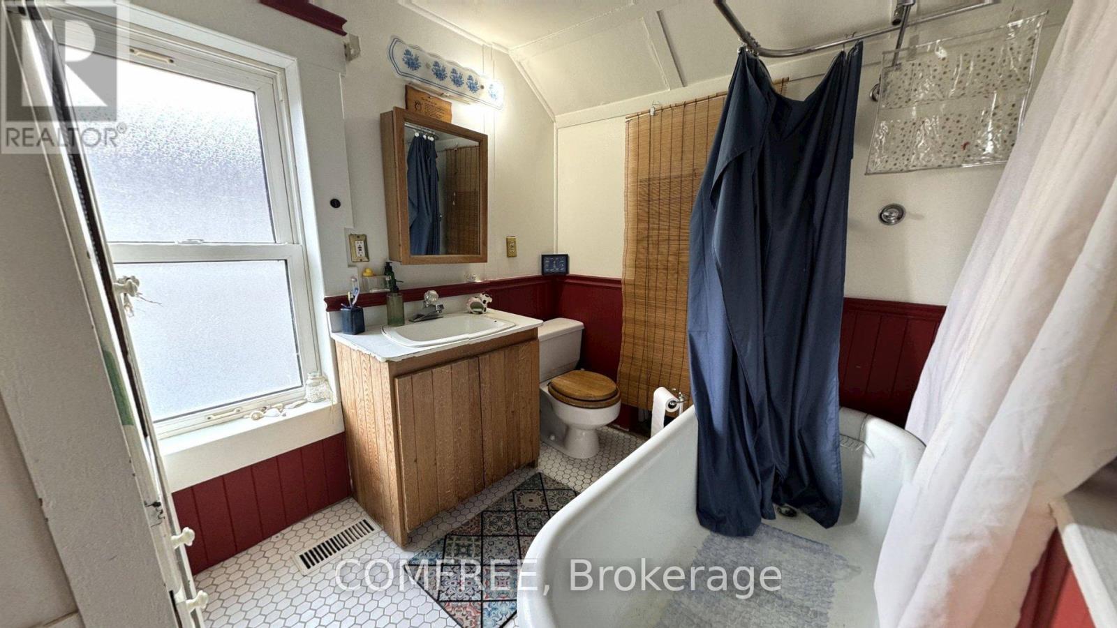 2122 OLD FRONT ROAD - 22