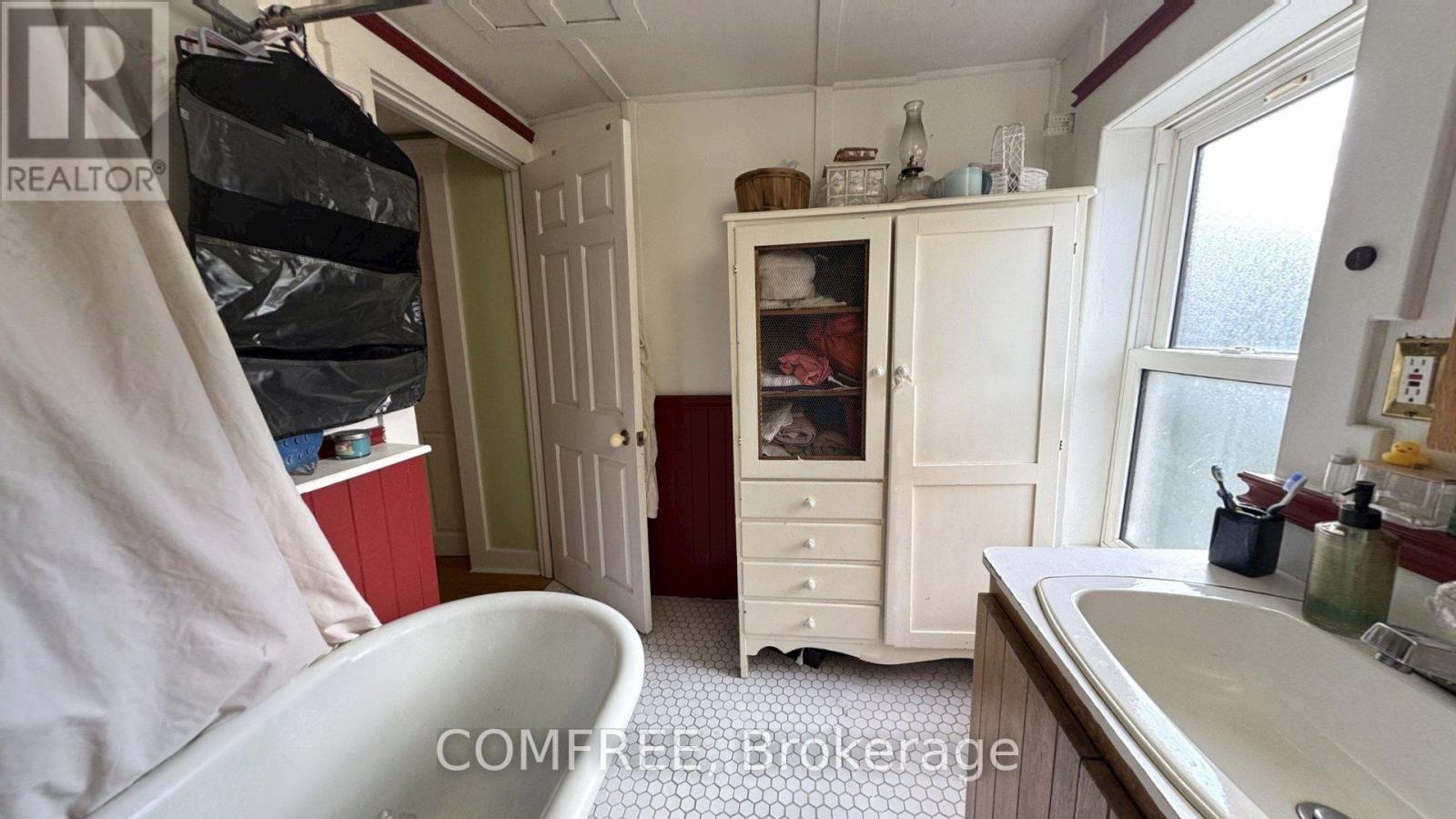 2122 OLD FRONT ROAD - 23