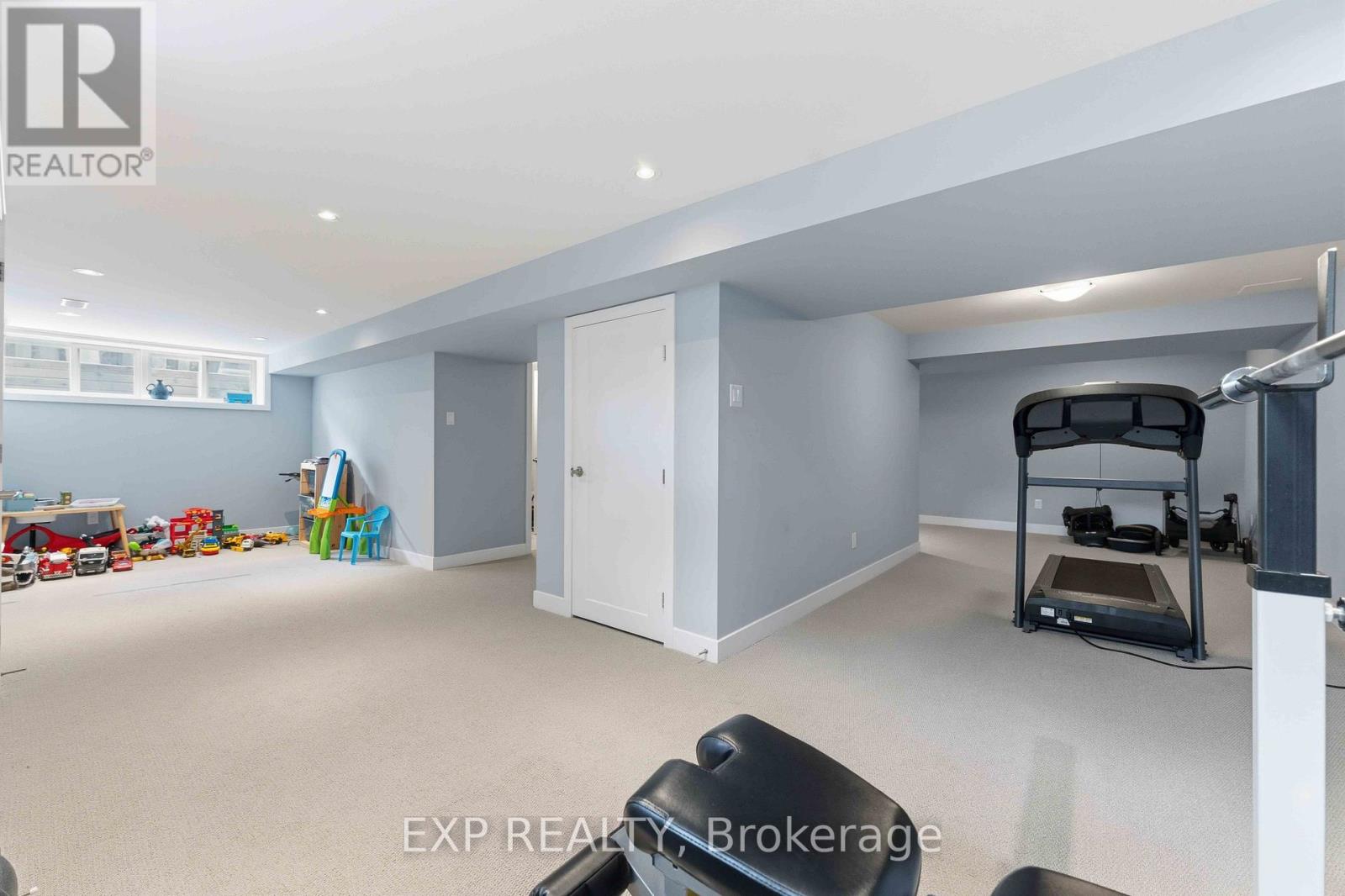46 PARKGLEN DRIVE - 39