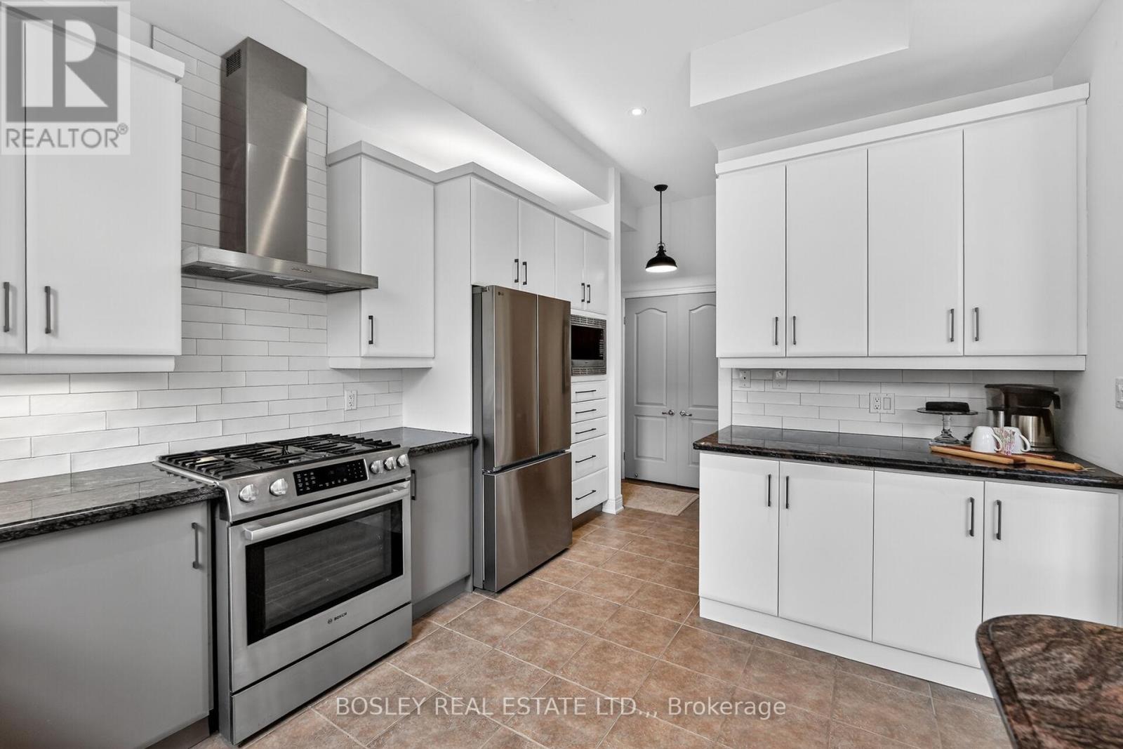 479 VICTORIA STREET - 12