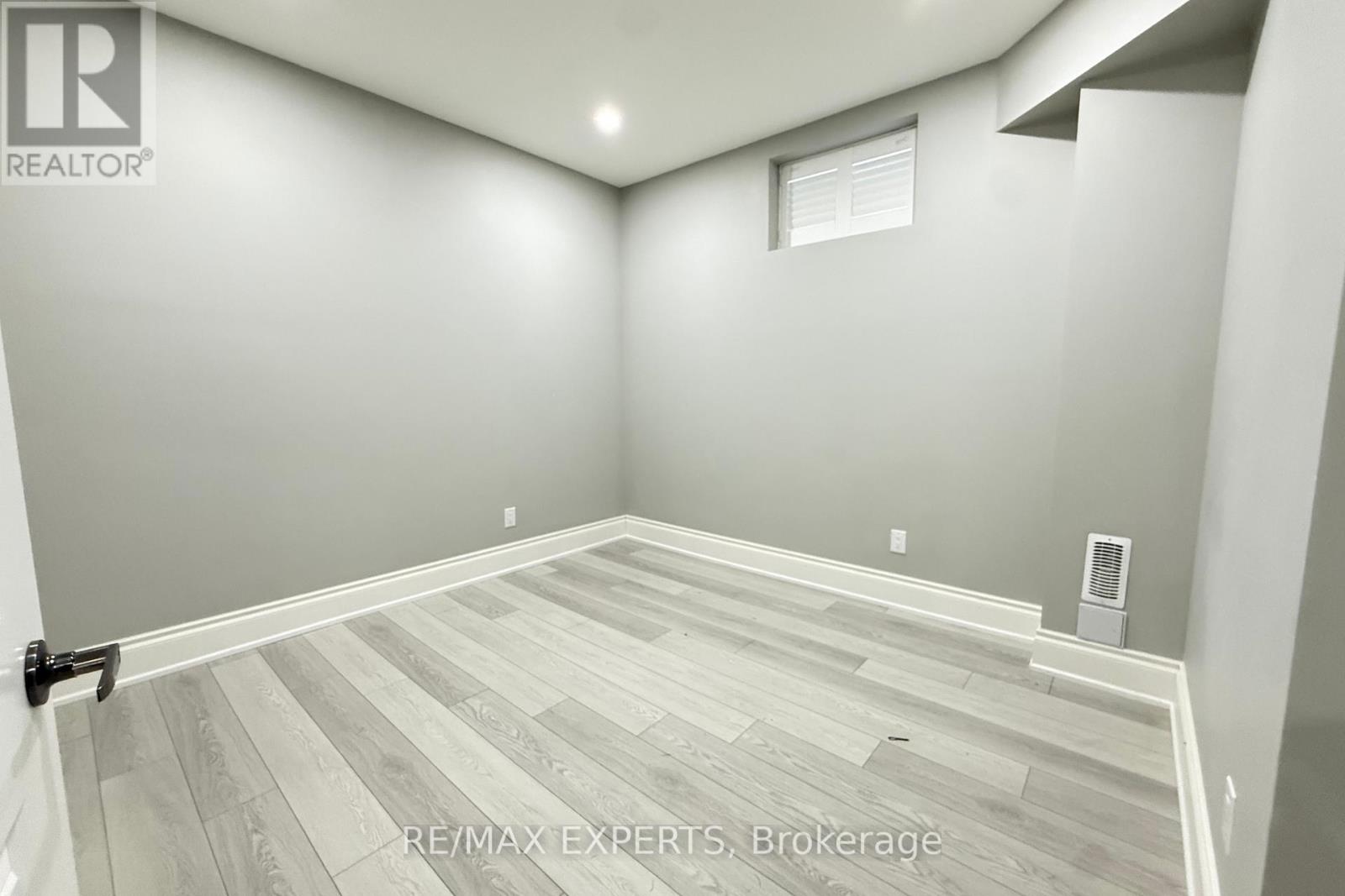 22 TRAVERS GATE - 34