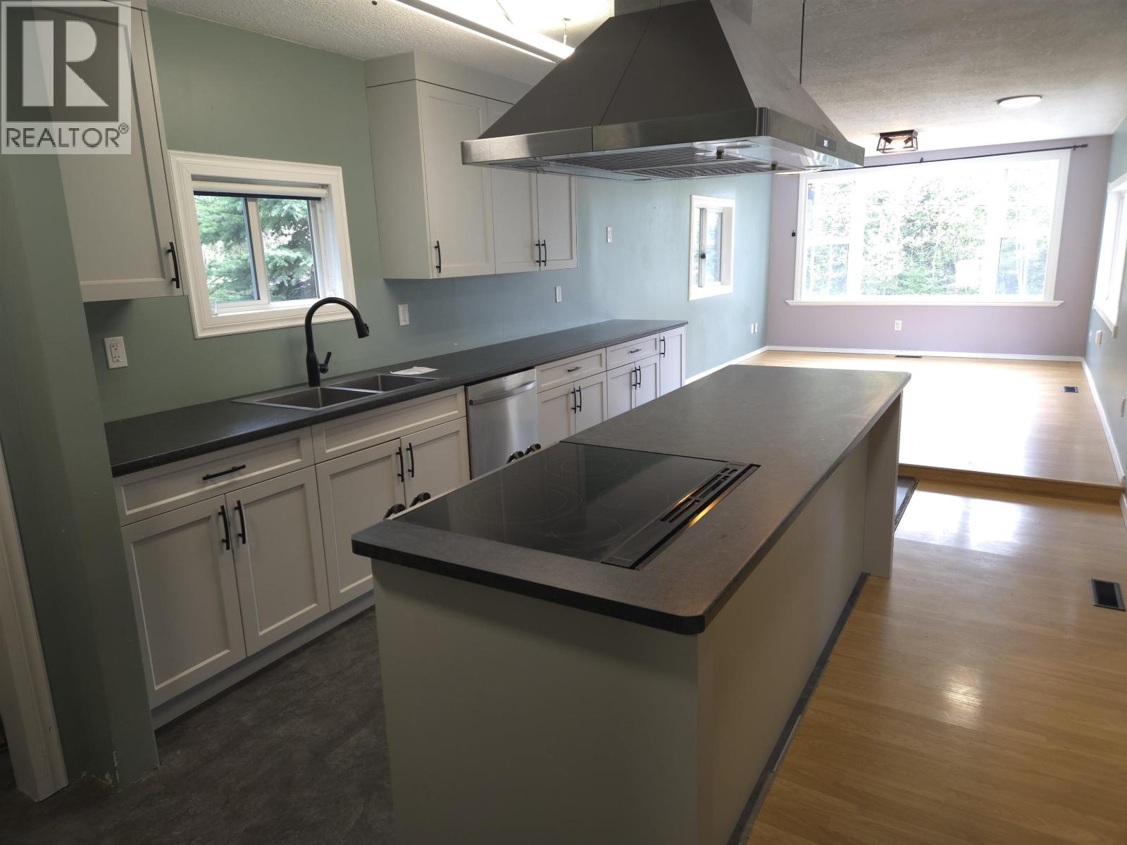 Photo 9 of 17 — 7142 BEAR ROAD · Prince George, BC