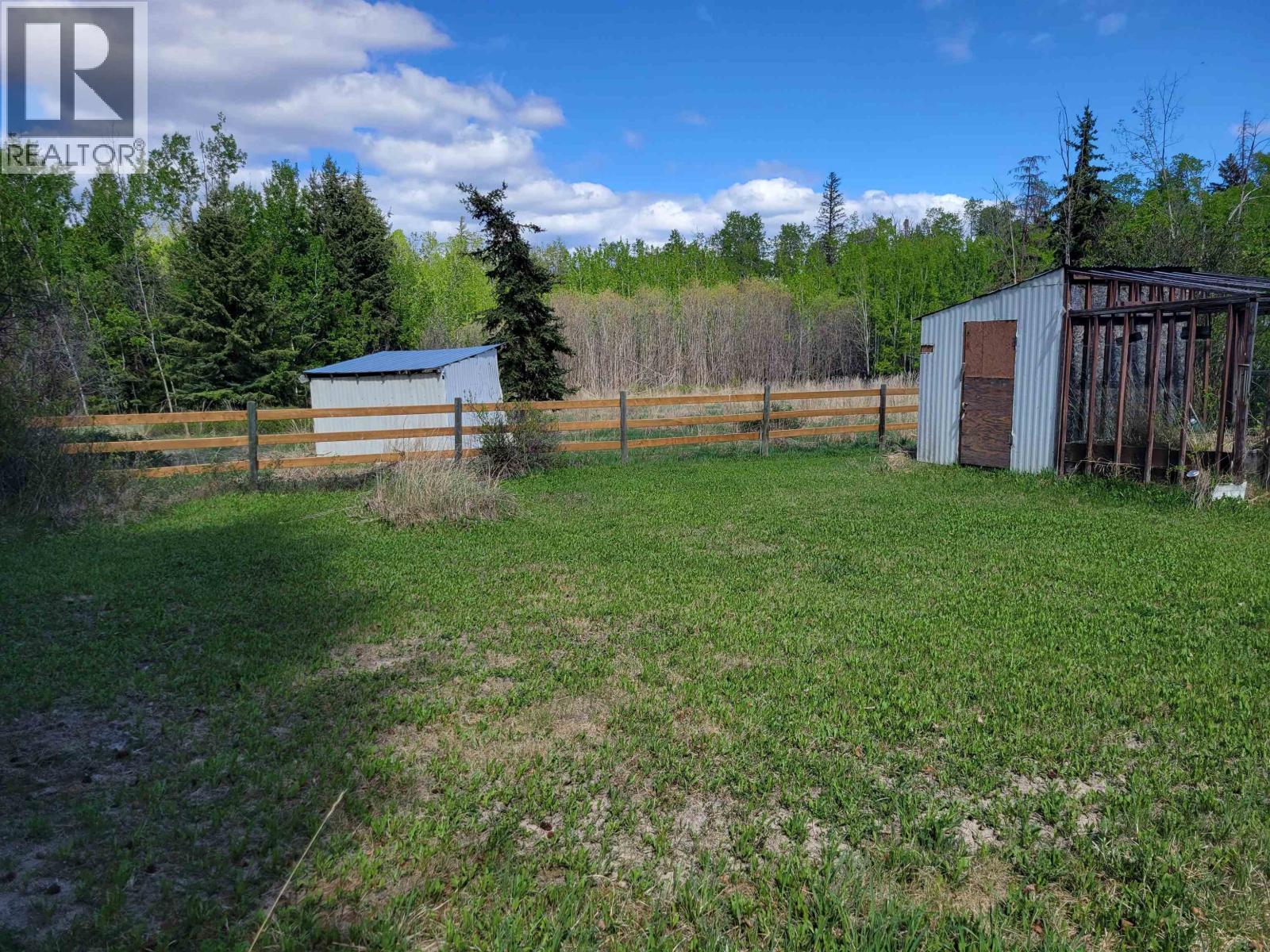 955 NECHAKO AVENUE, Vanderhoof