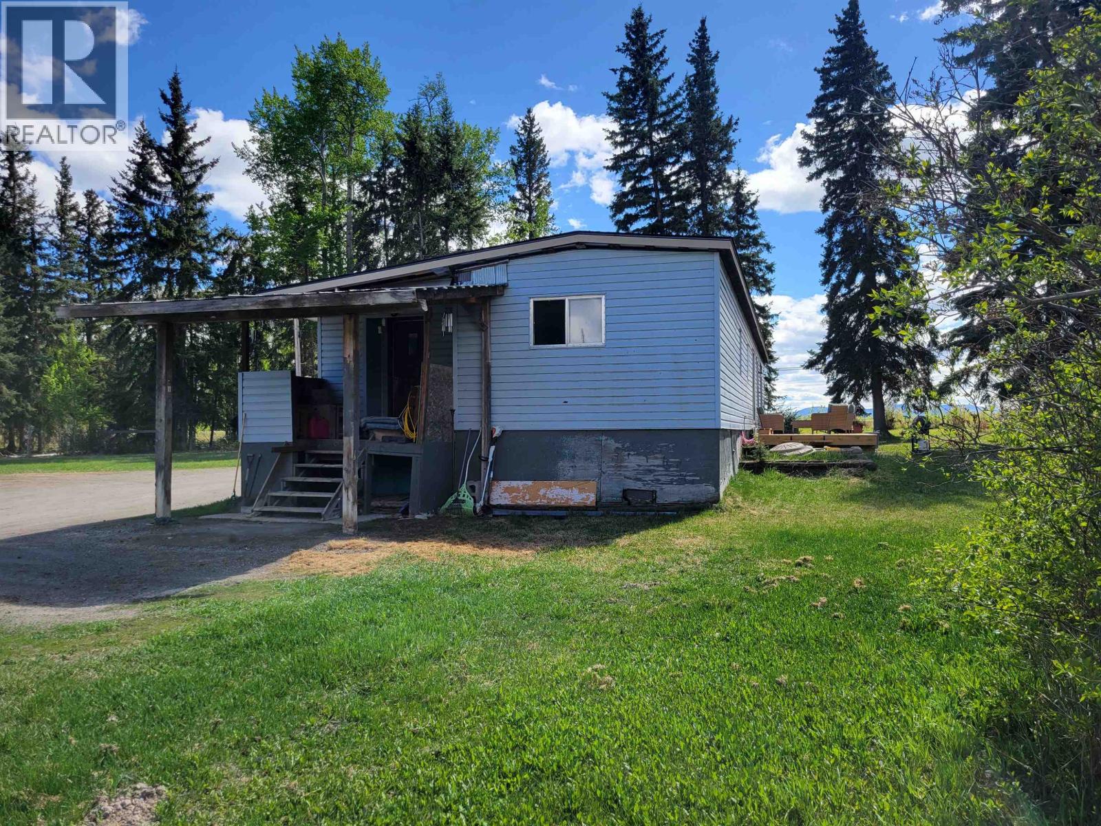 955 NECHAKO AVENUE, Vanderhoof
