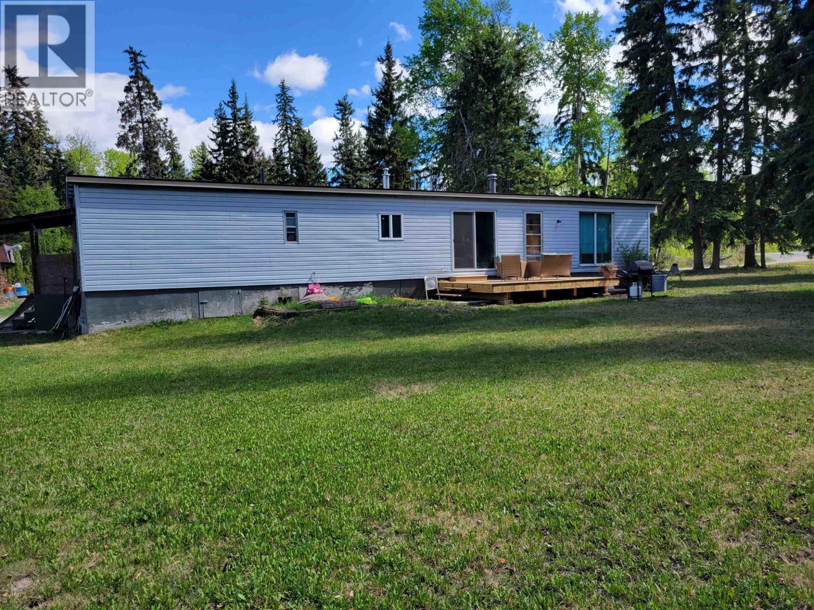 955 NECHAKO AVENUE, Vanderhoof