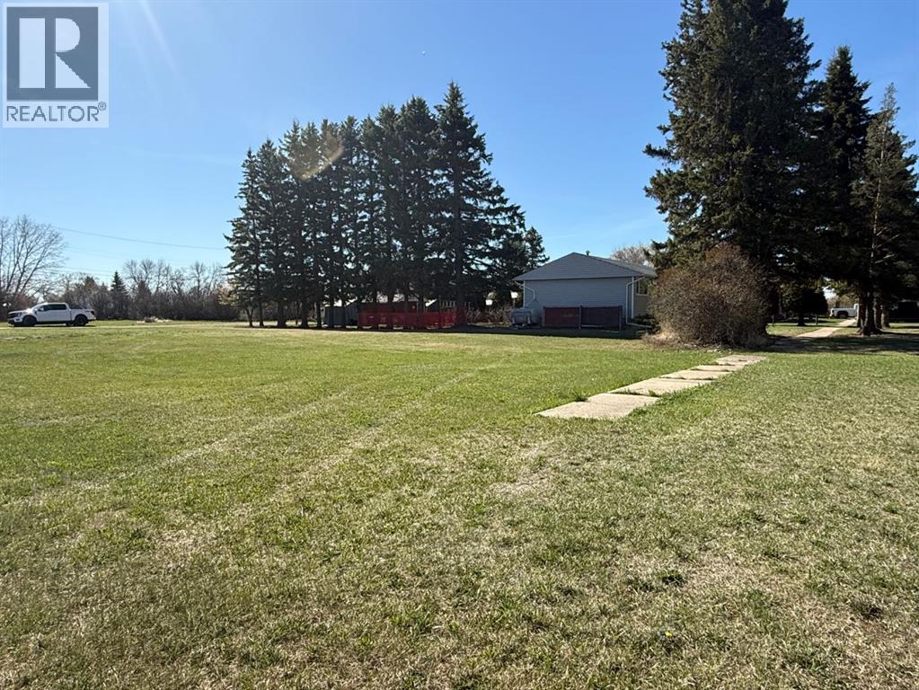 4911 48 Avenue - photo 3