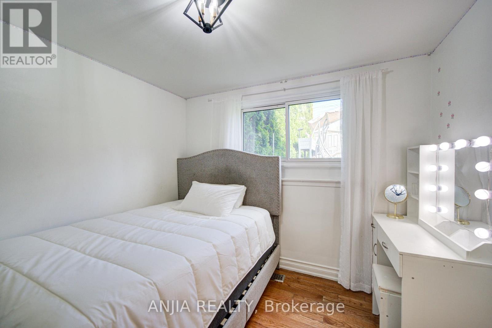 24 FRIAR TUCK ROAD - 38