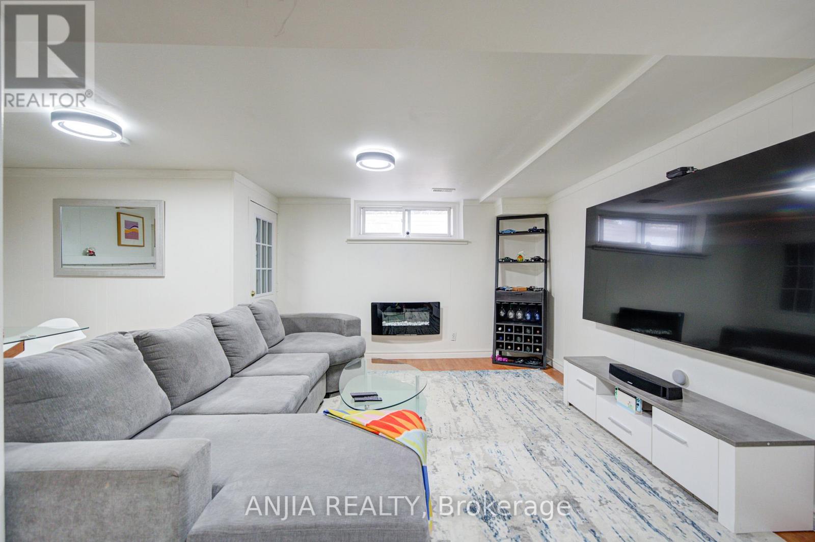 24 FRIAR TUCK ROAD - 41