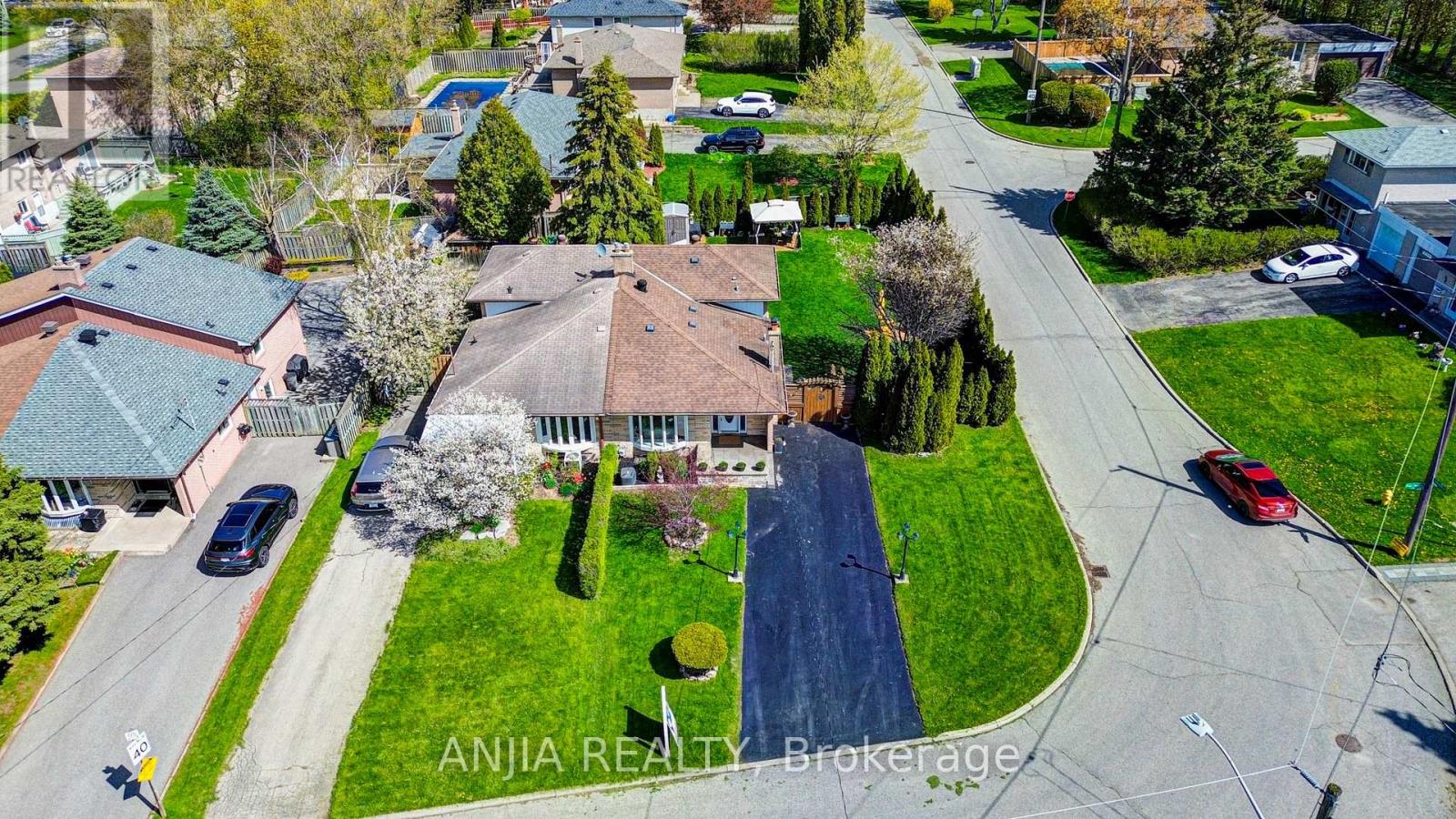 24 FRIAR TUCK ROAD - 5
