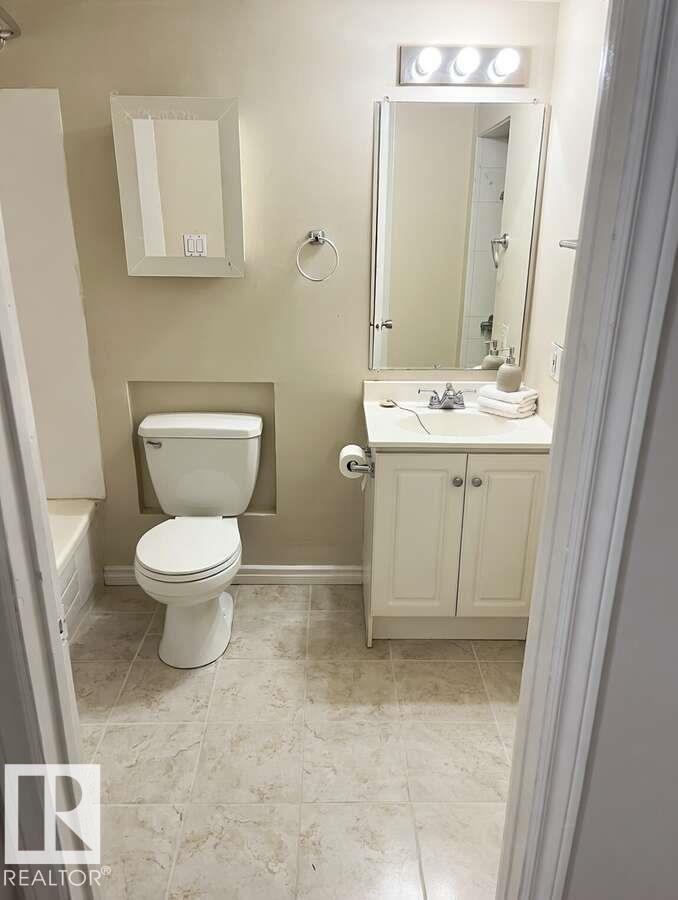 #B2 10620 104 ST NW - 11