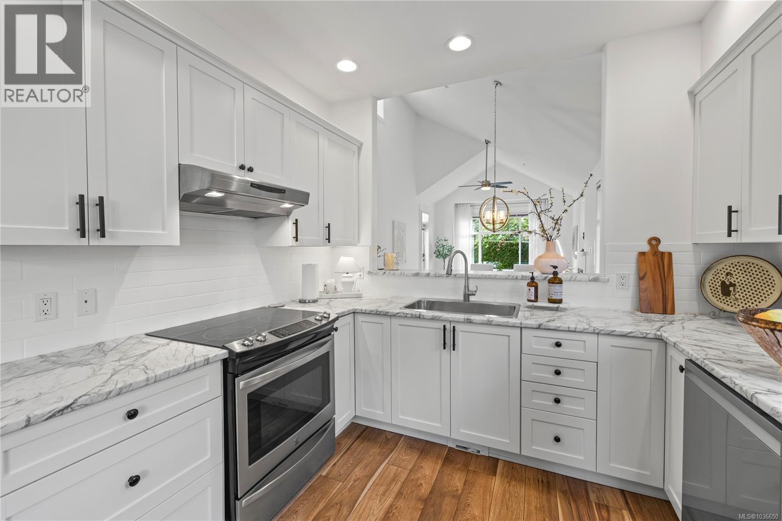 6353 Pinewood Lane - 17