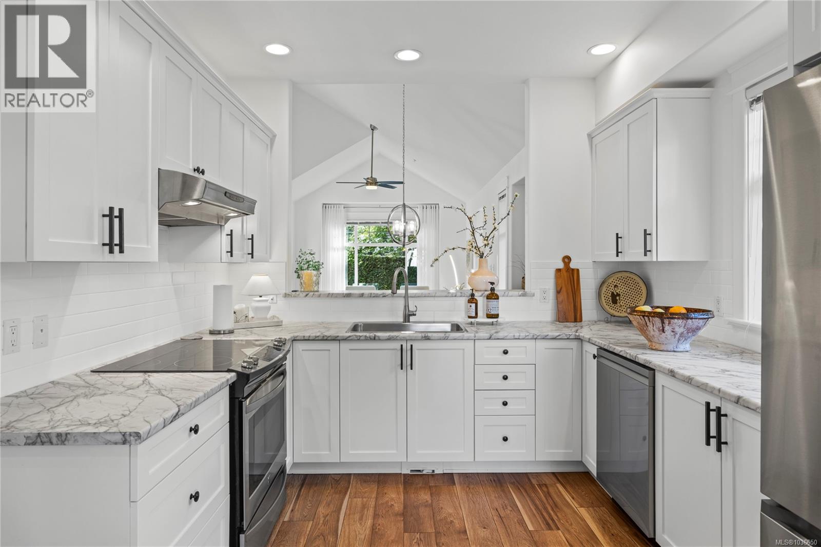 6353 Pinewood Lane - 3