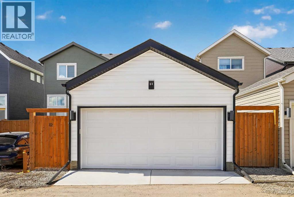 12 Heirloom Crescent SE - 43