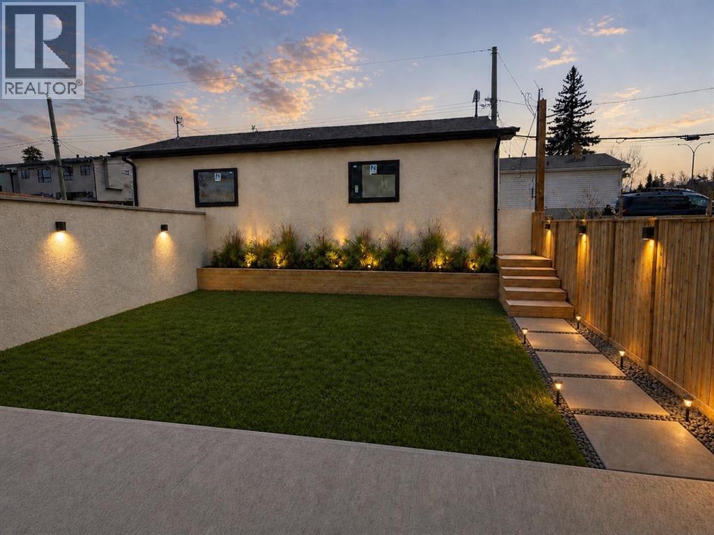 2449 29 Avenue SW - 44