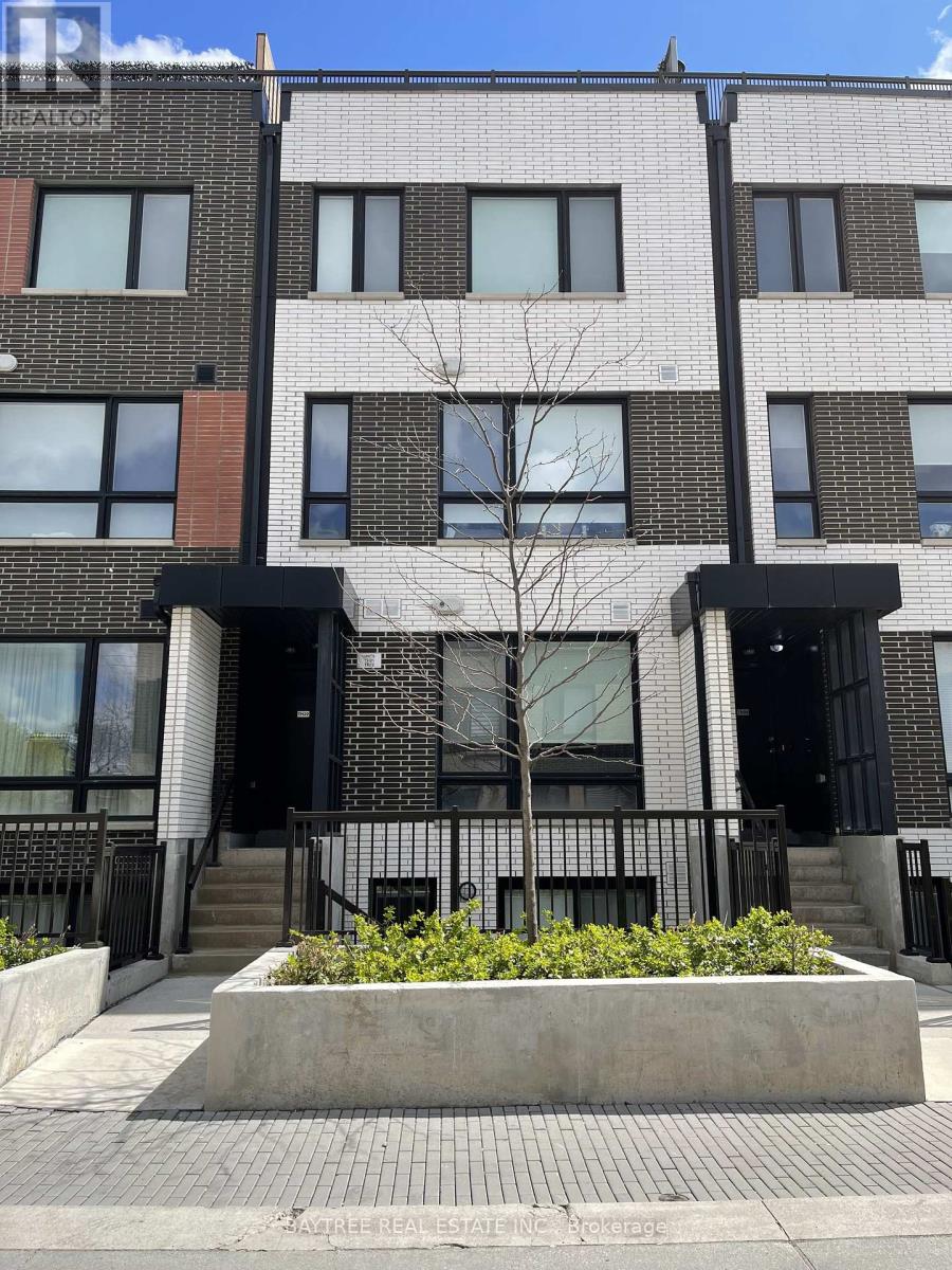 Listing photo of TH21 - 40 ED CLARK GARDENS