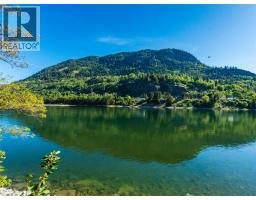 225 2nd Avenue, Castlegar, BC V1N3C2 Photo 9