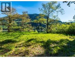 225 2nd Avenue, Castlegar, BC V1N3C2 Photo 13