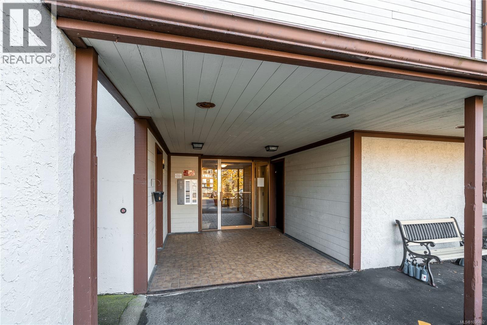 #101 69 Gorge Rd W - 28