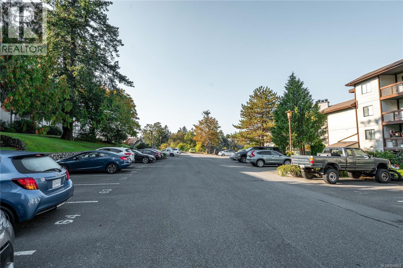 #101 69 Gorge Rd W - 41