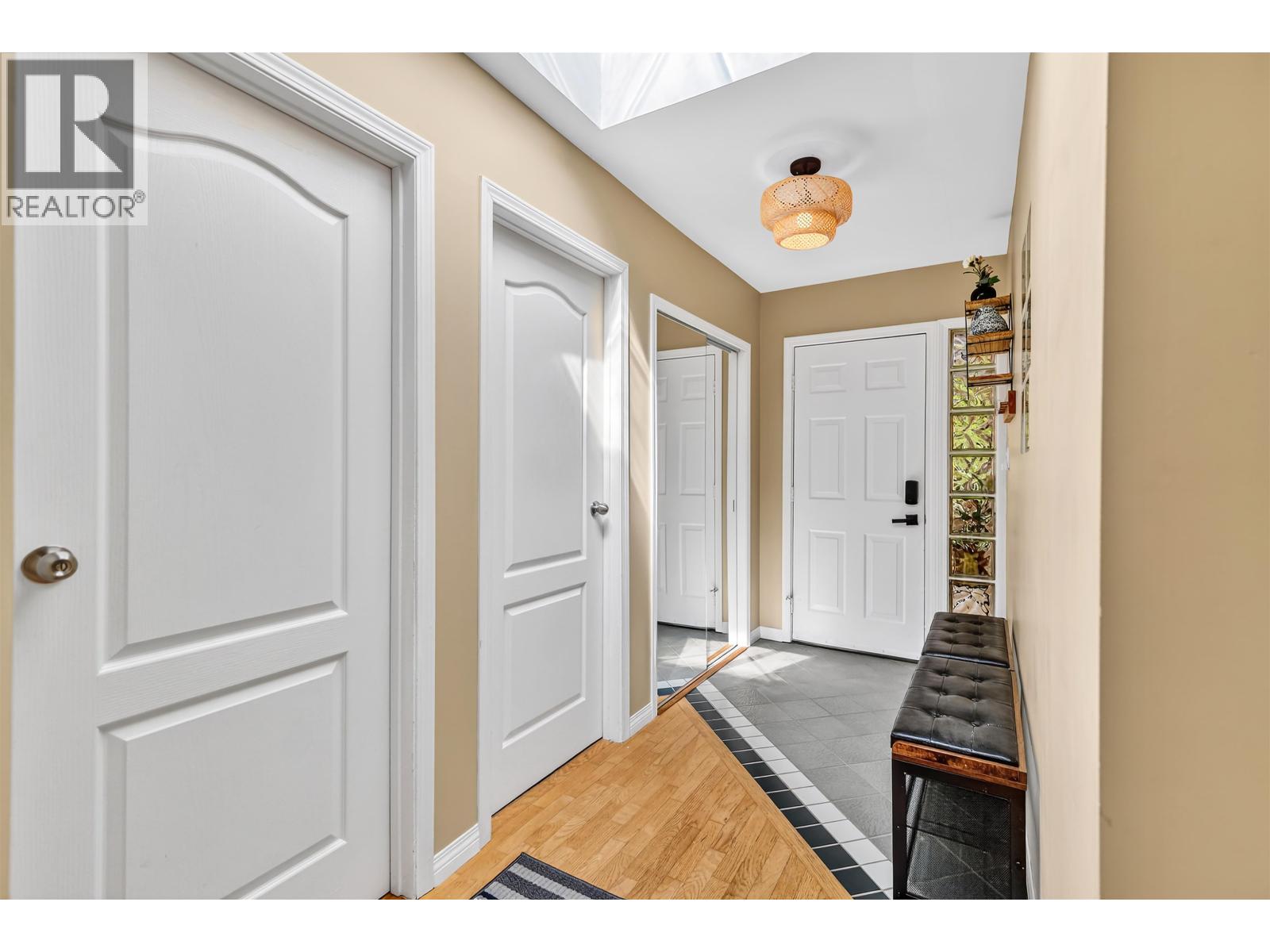 1849 NORTH ROAD, Gibsons