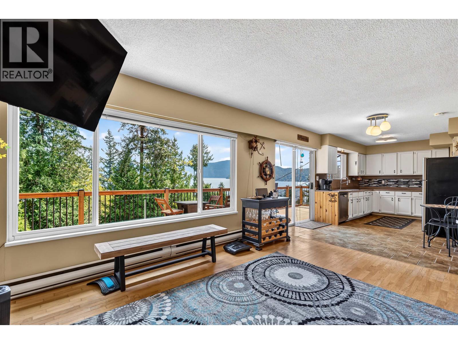 1849 NORTH ROAD, Gibsons