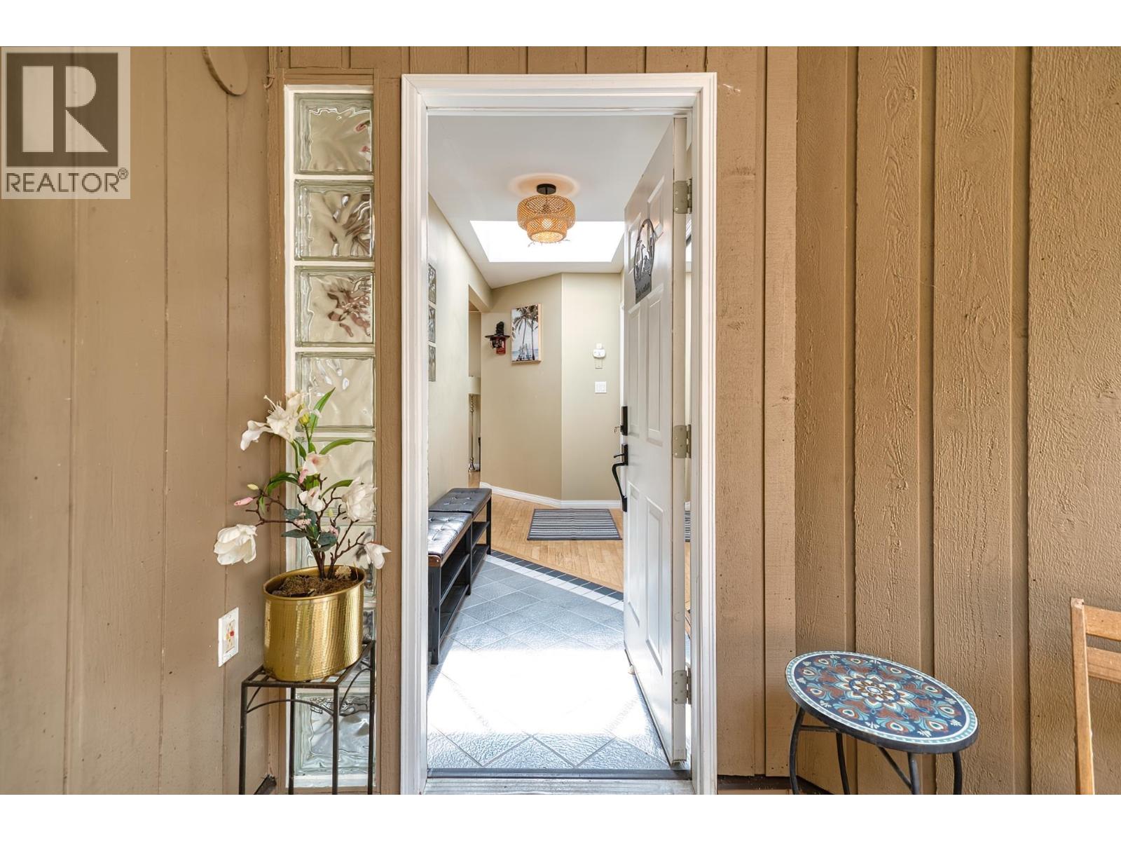 1849 NORTH ROAD, Gibsons