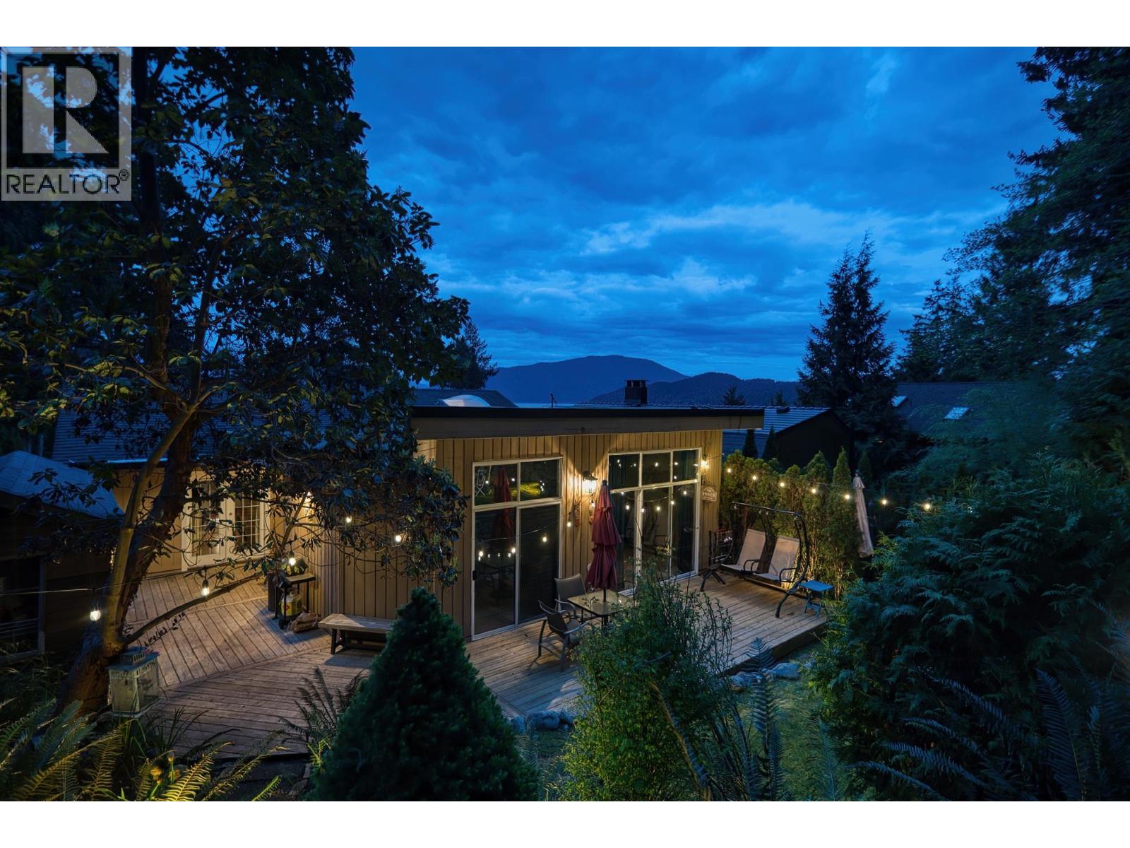 1849 NORTH ROAD, Gibsons
