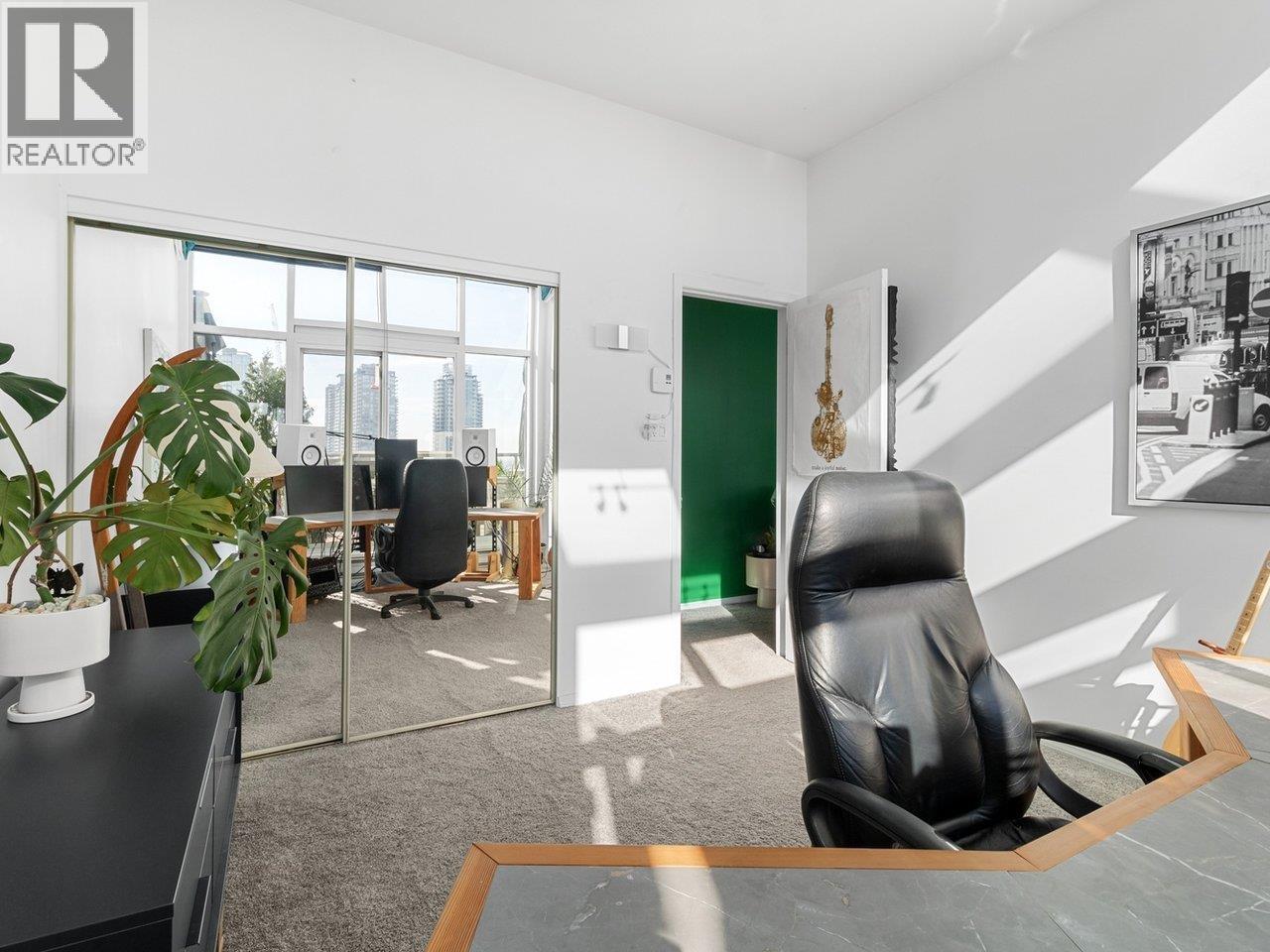 2401 6055 NELSON AVENUE — photo 2