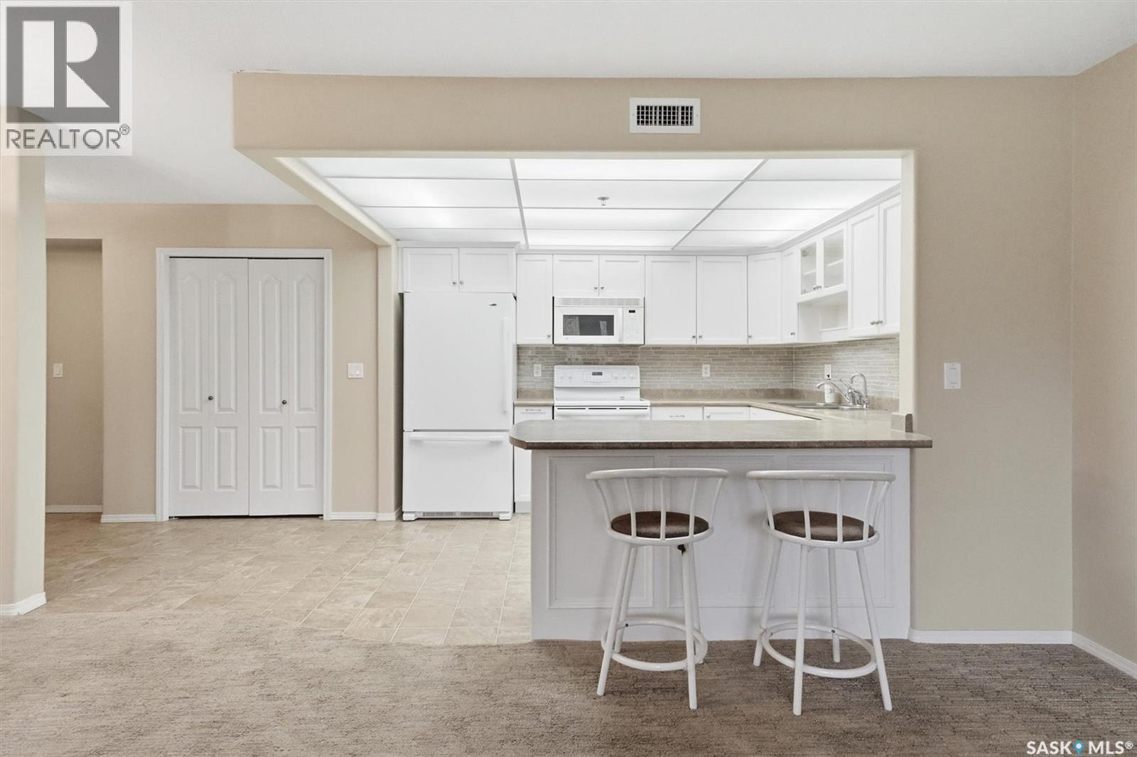 #304 1622A Acadia DRIVE - 5
