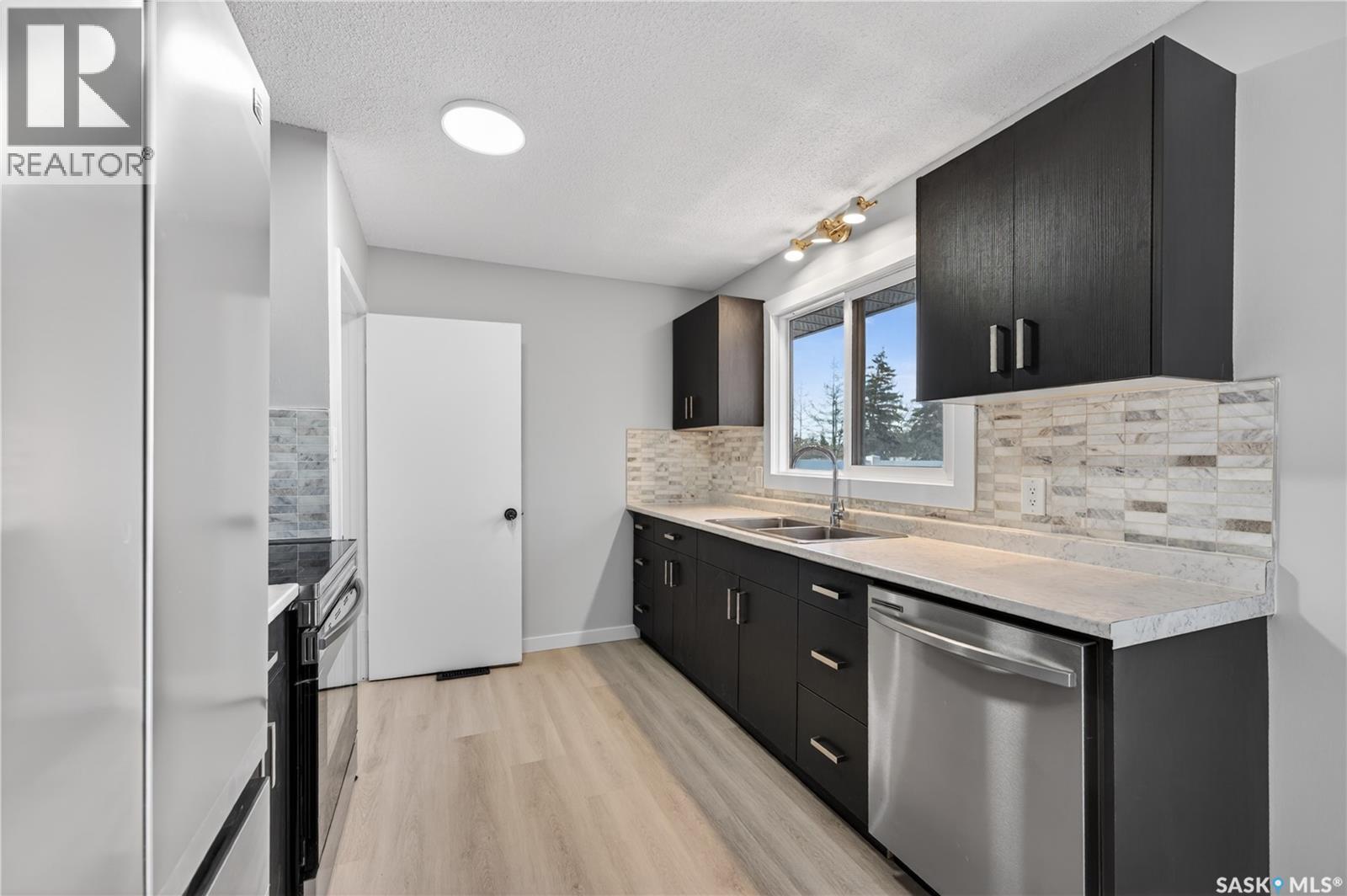 443 Argyle STREET N - 10