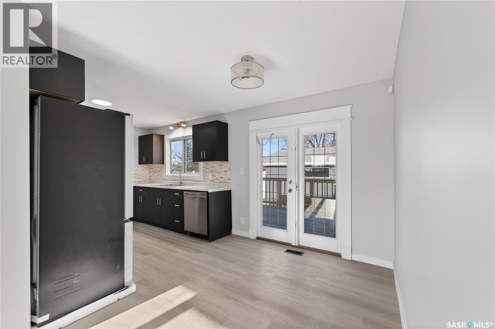443 Argyle STREET N - 12