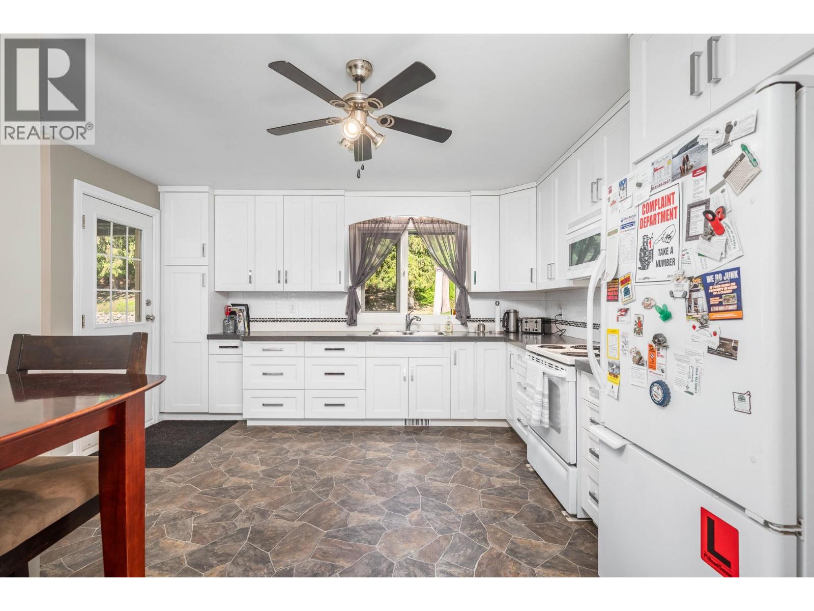 3895 Highland Park Drive - 13