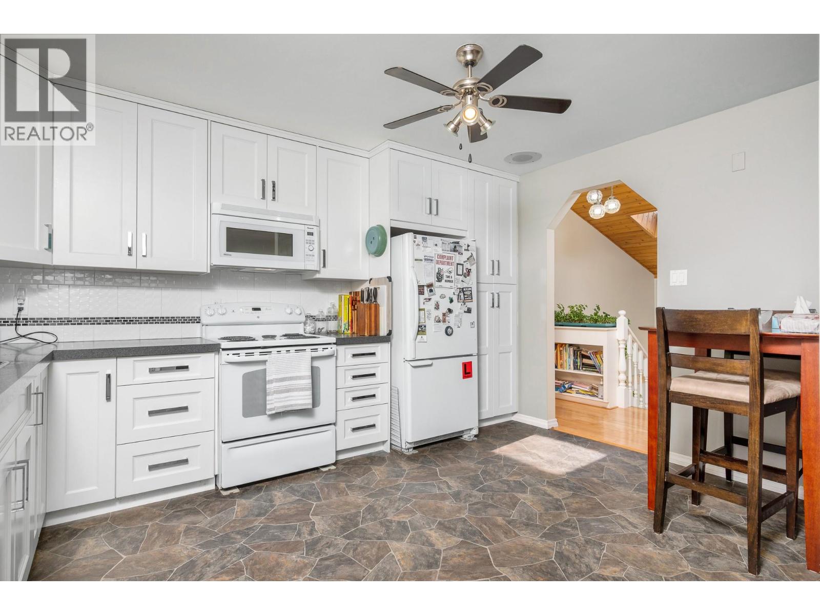 3895 Highland Park Drive - 12
