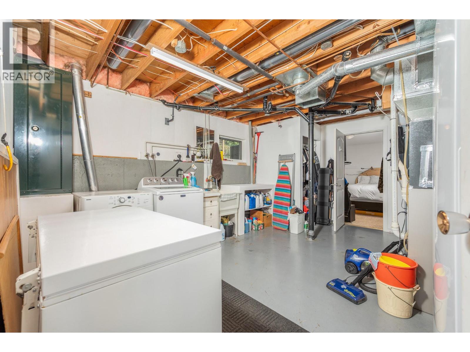 3895 Highland Park Drive - 26