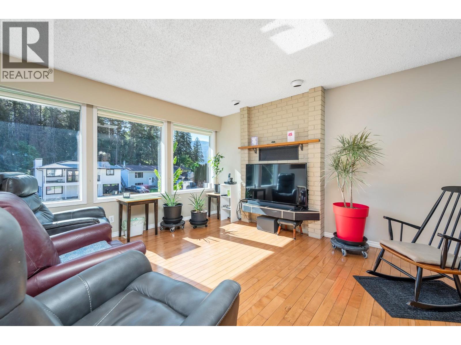 3895 Highland Park Drive - 8