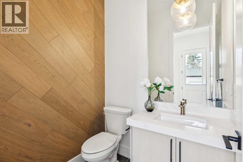 2426 27 Street SW - 9