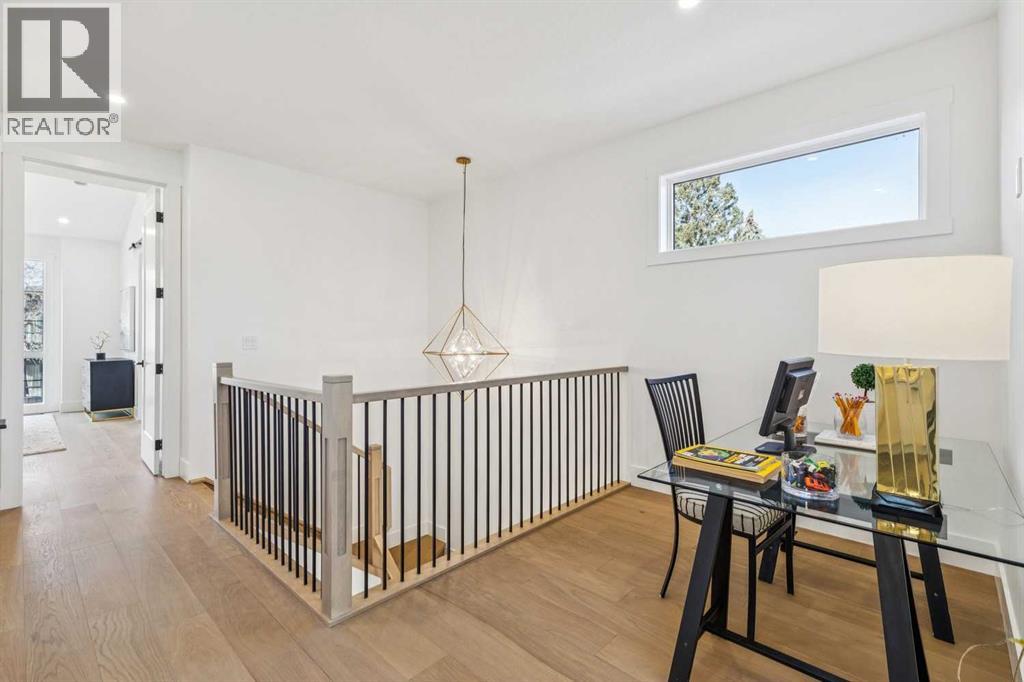 2426 27 Street SW - 21
