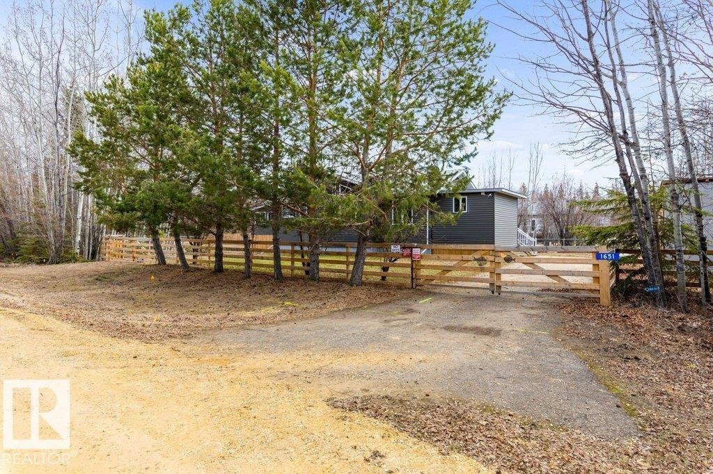1651 LAKEVIEW LN — photo 44