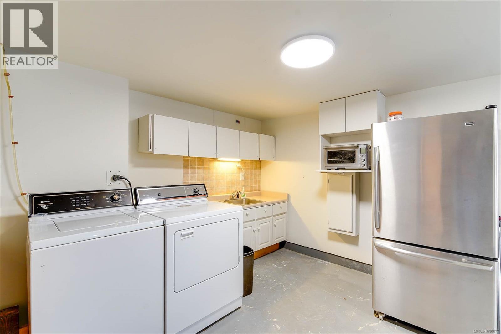 4703 Strathern St - 29