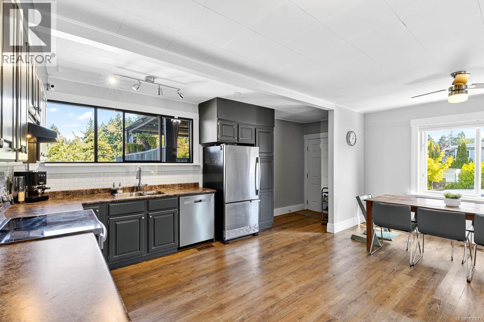 4703 Strathern St - 5