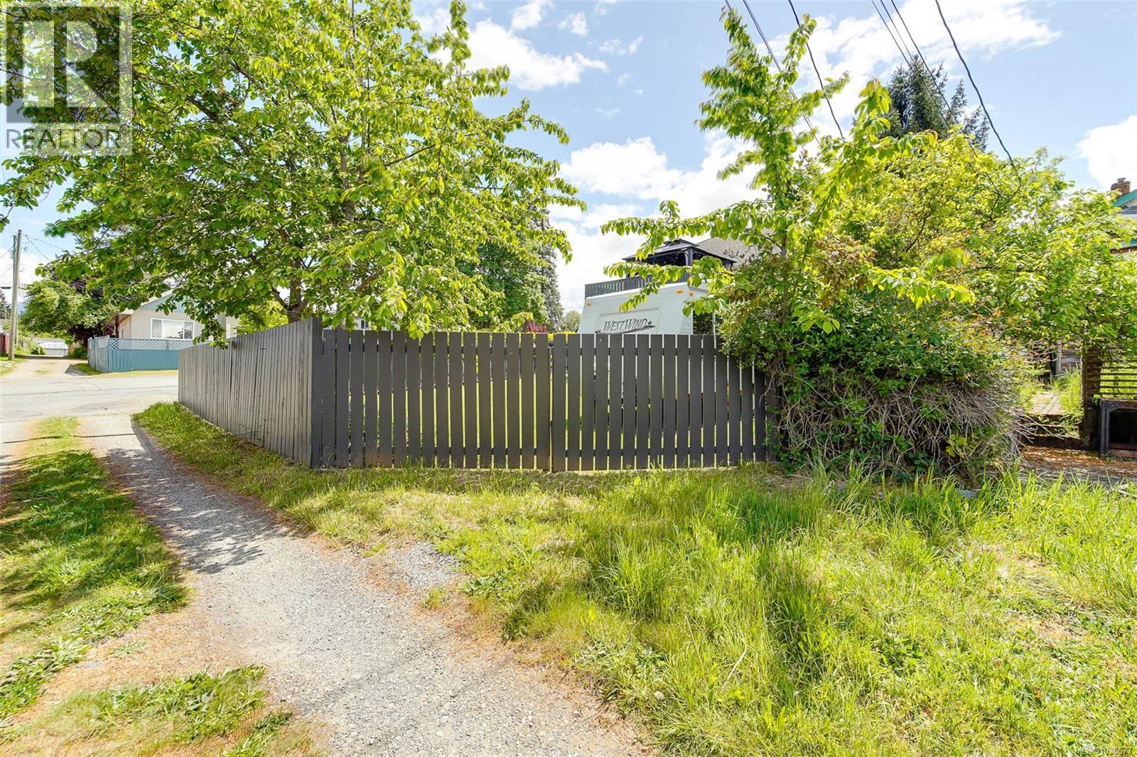 4703 Strathern St - 51