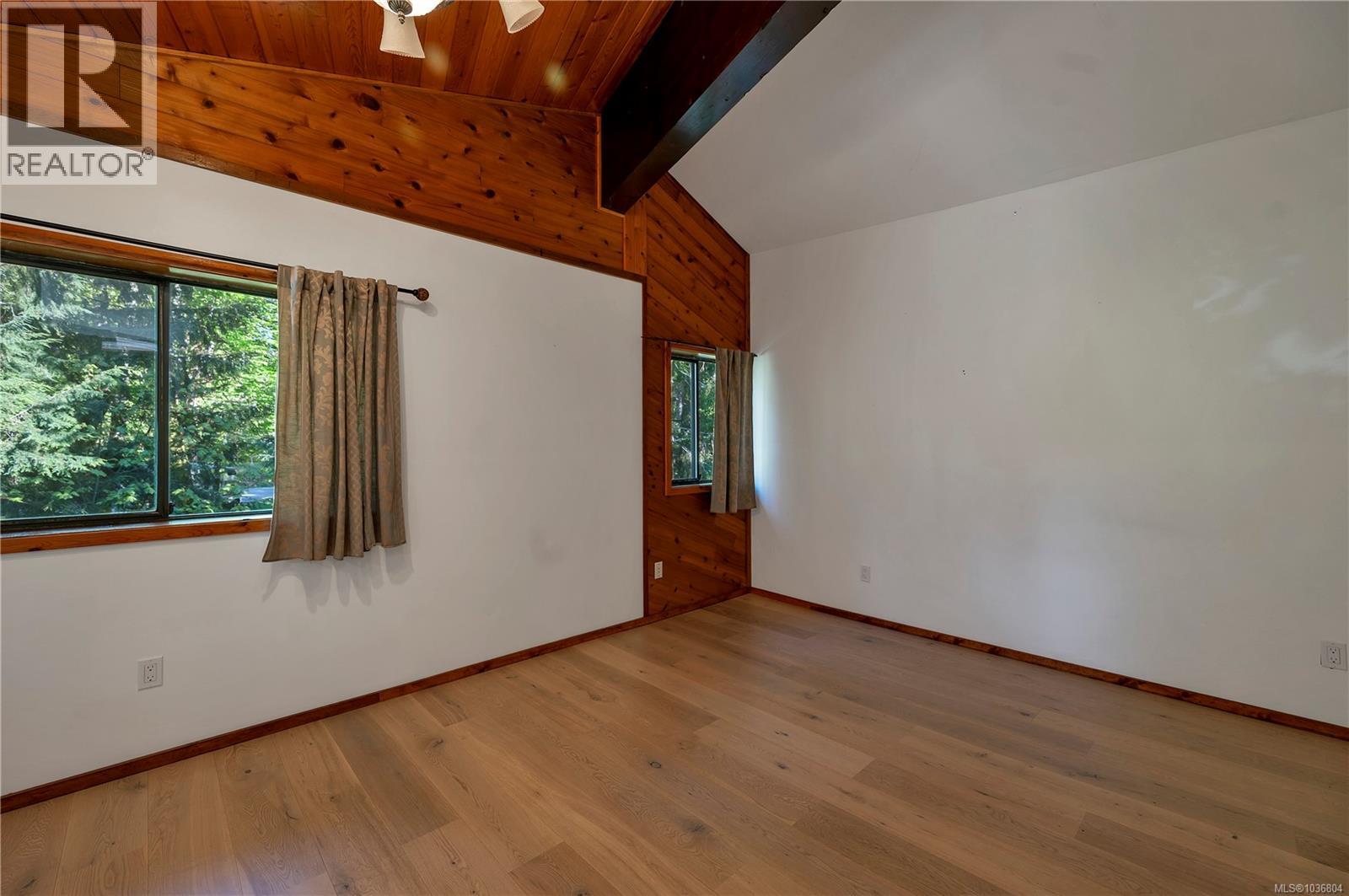 653 Green Rd - 28
