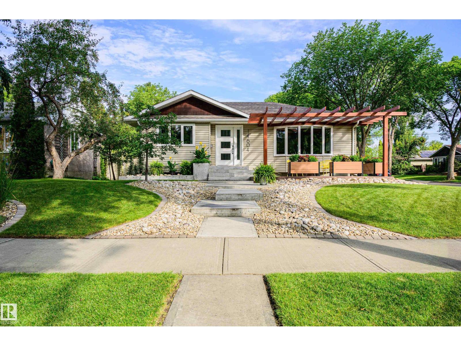 14604 92A AV NW - 1