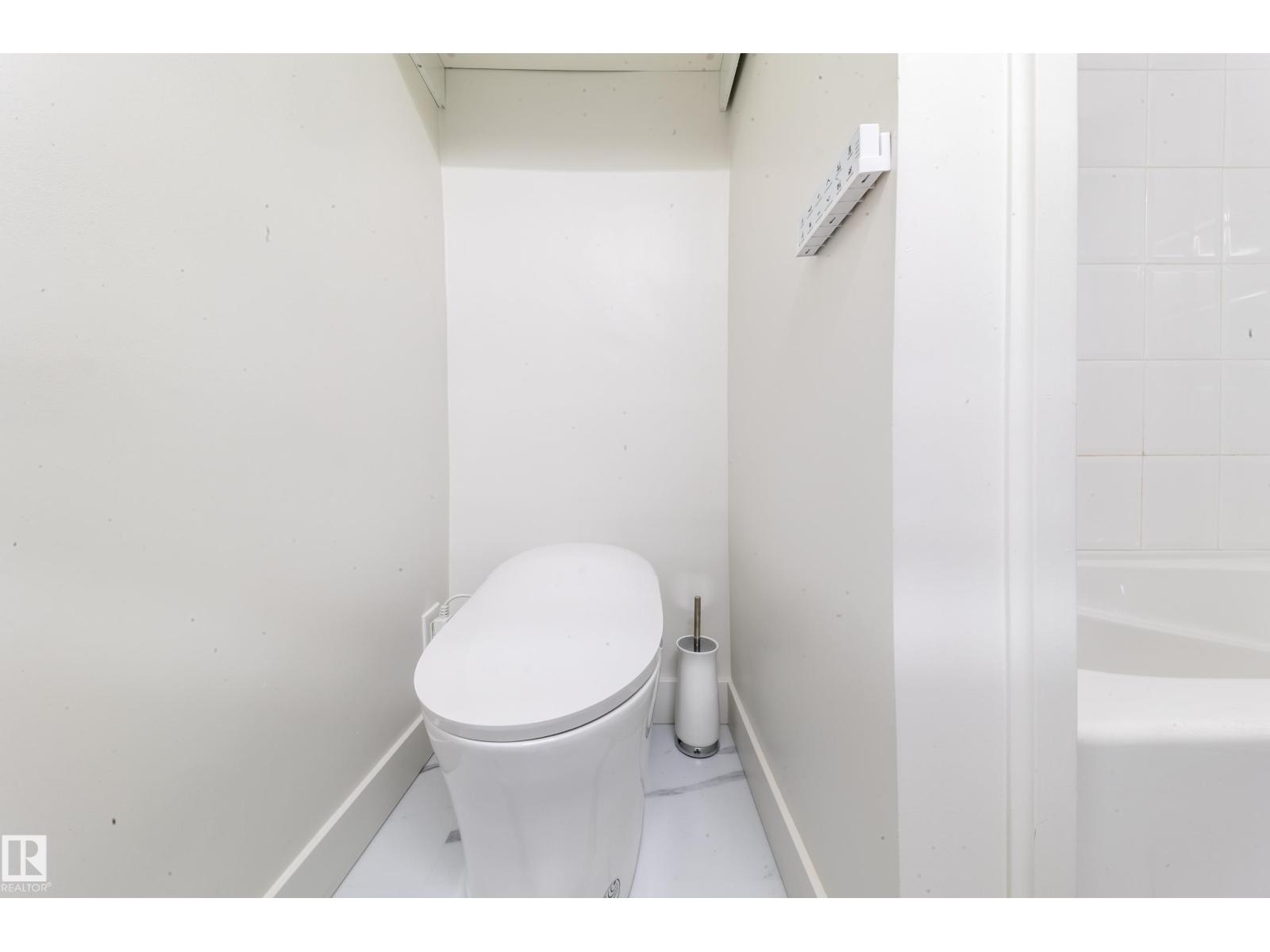 14604 92A AV NW - 25