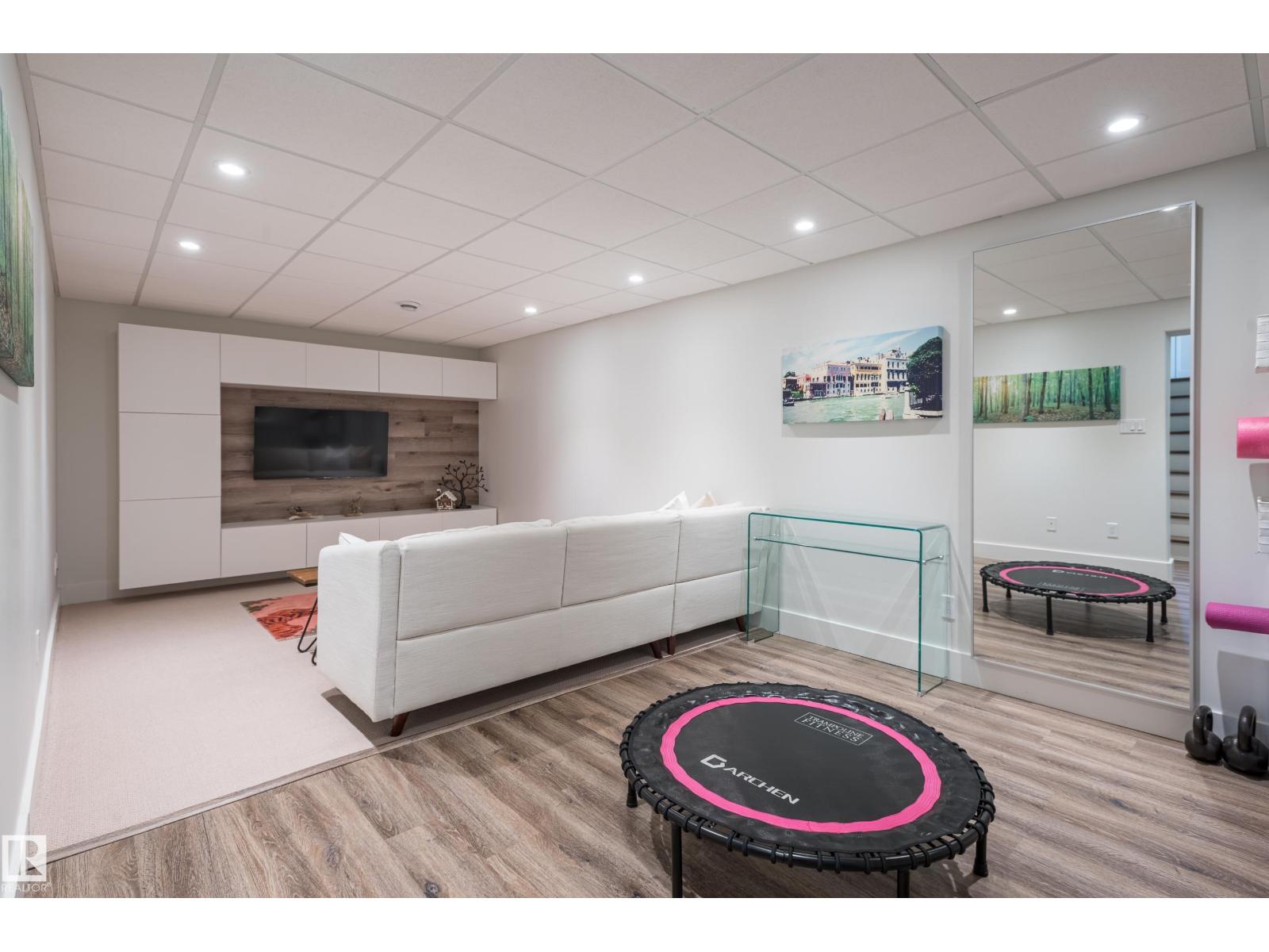 14604 92A AV NW - 40