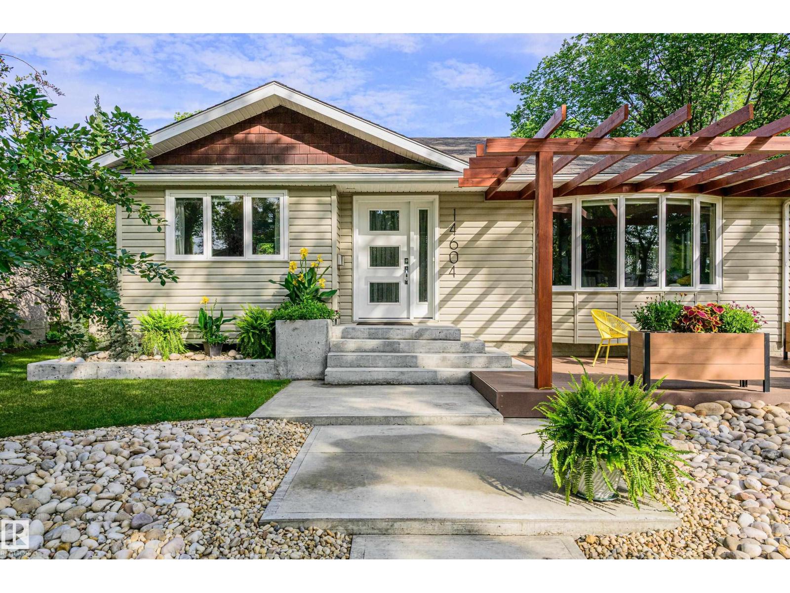 14604 92A AV NW - 51