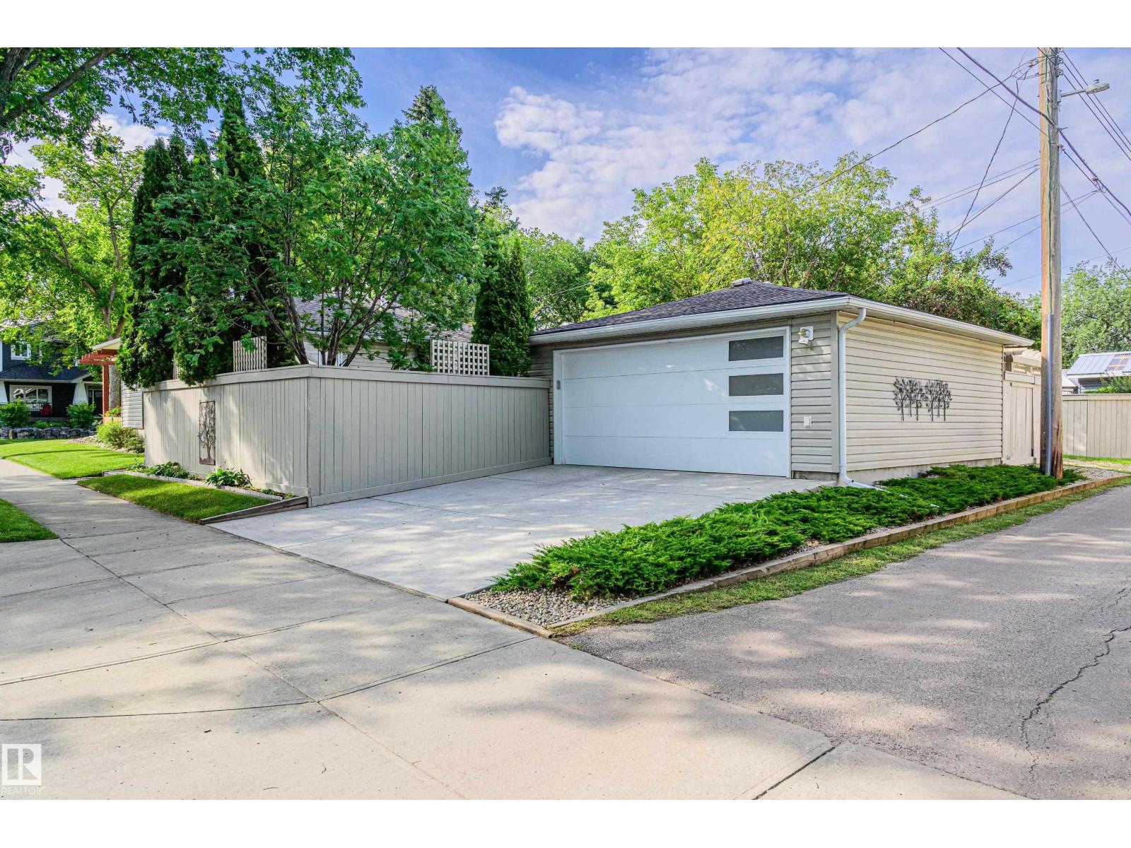 14604 92A AV NW - 55