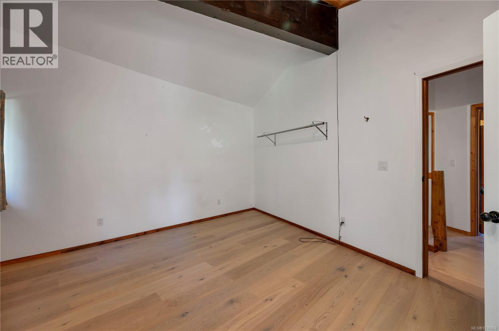 653 Green Rd - 29