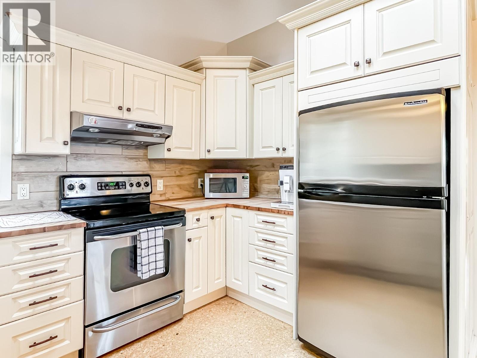 442 Clifton Road N - 15