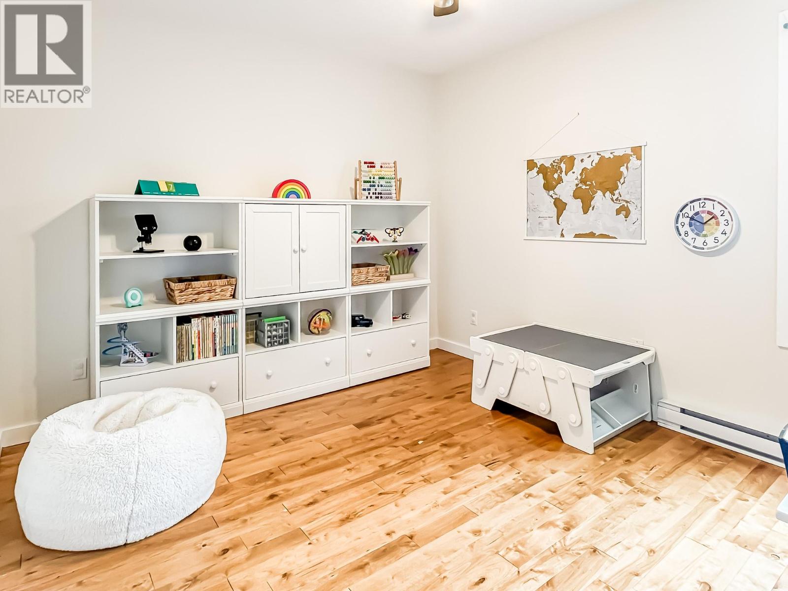 442 Clifton Road N - 31